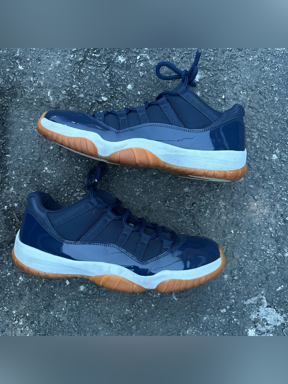 Air Jordan 11 Retro Low 'Navy Gum' Men’s Size 11